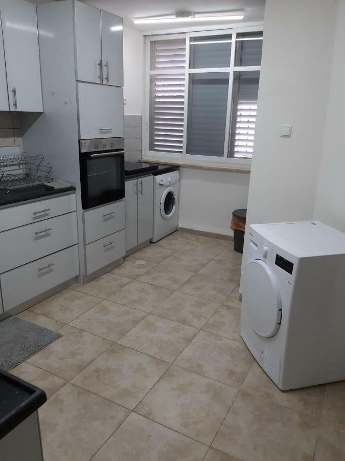 Spacious Apt. W/ Seaview, Fireplace & Netflix Acre Exterior photo